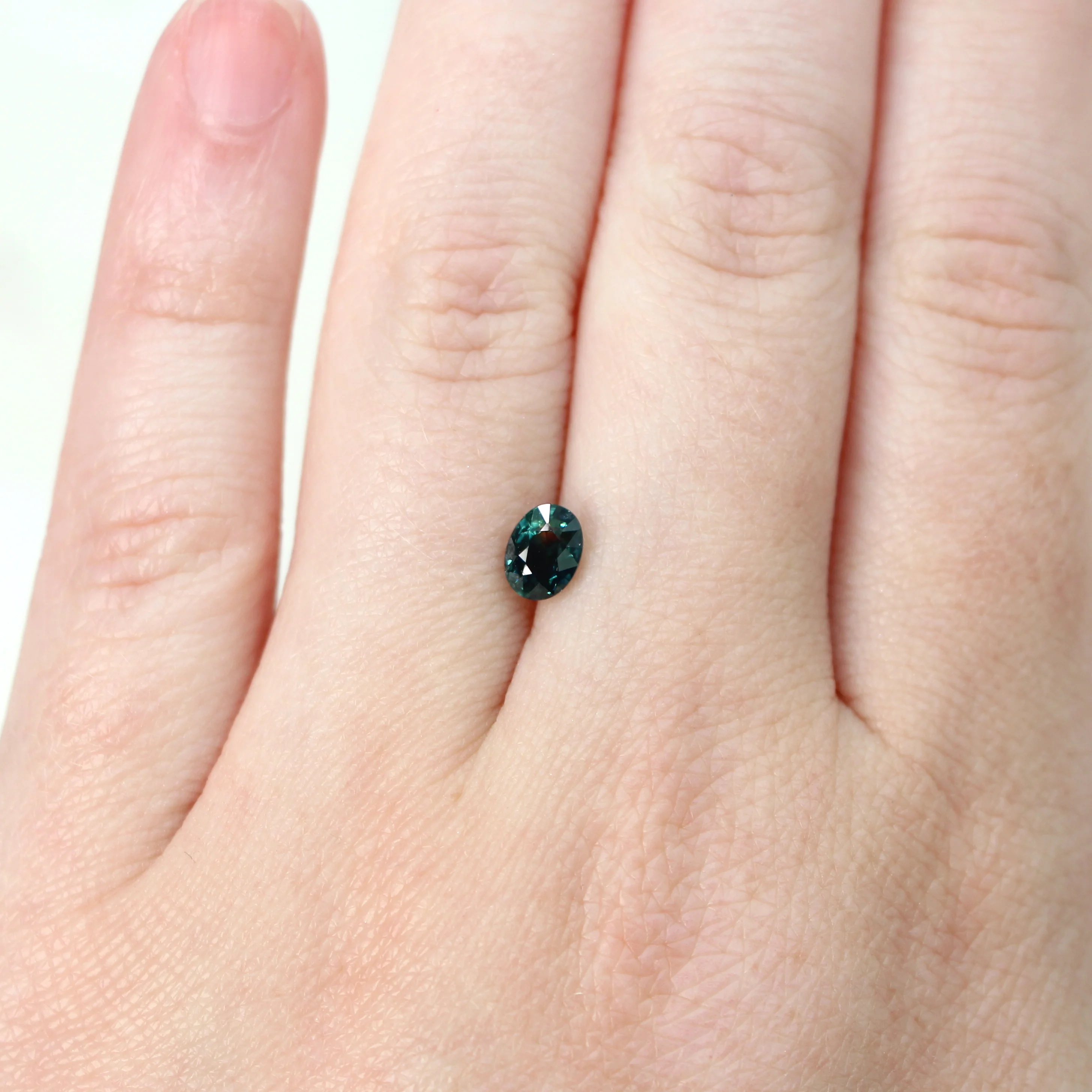 0.98 Carat Teal Oval Australian Sapphire for Custom Work - Inventory Code TOS098 - Image 2