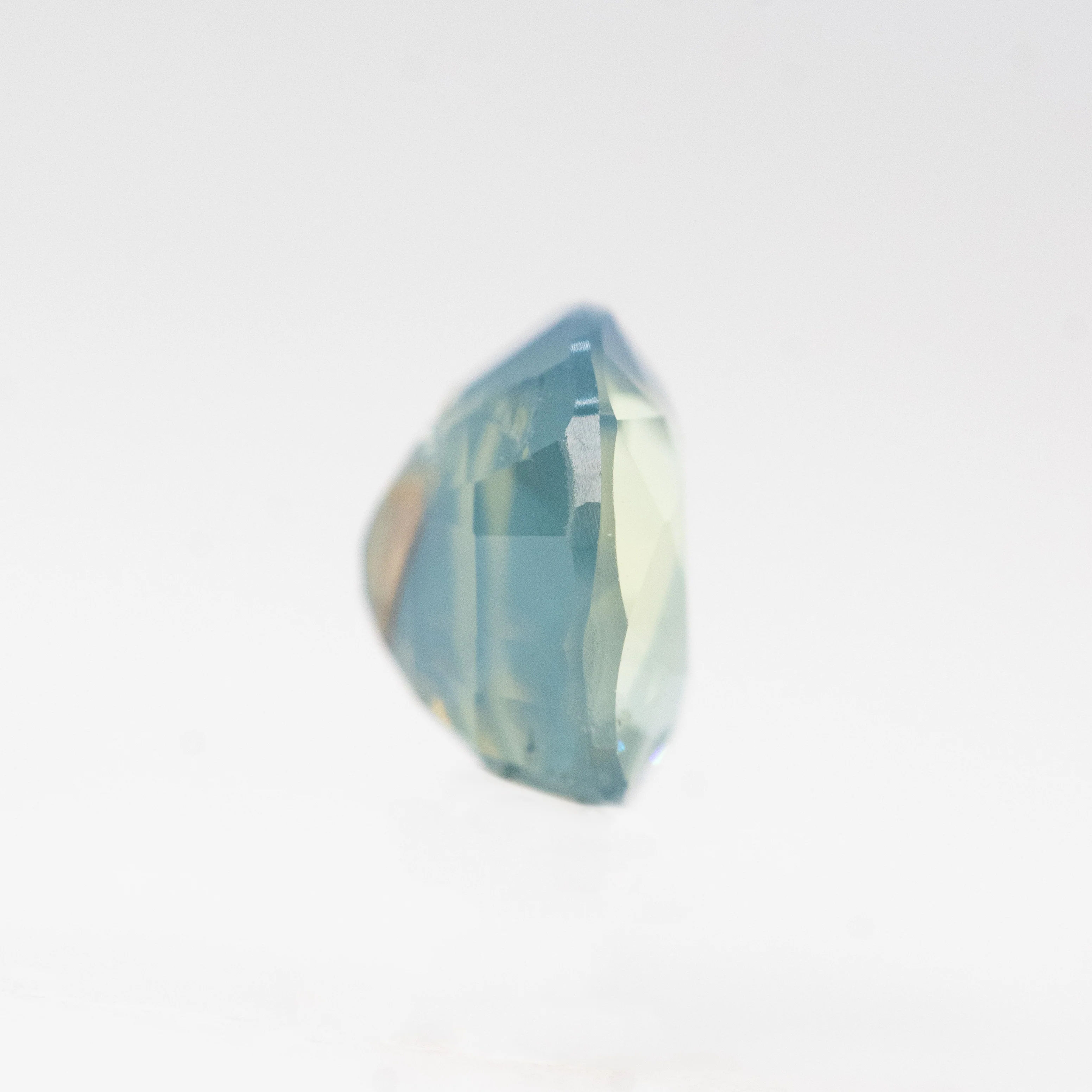 1.00 Carat Multicolor Oval Sapphire for Custom Work - Inventory Code MCOS099 - Image 5
