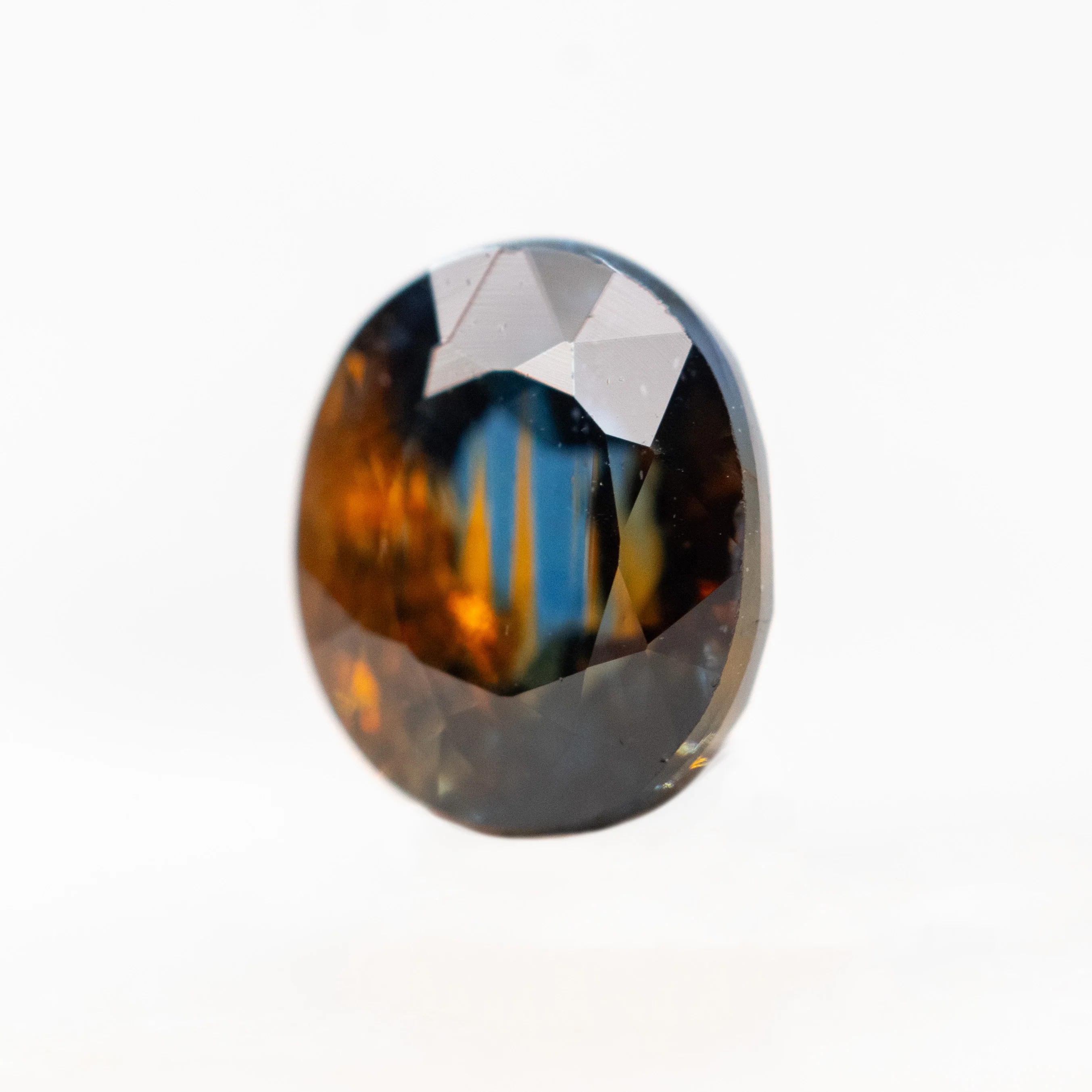 1.14 Carat Bicolor Blue and Orange Oval Sapphire for Custom Work - Inventory Code BBOS114 - Image 3