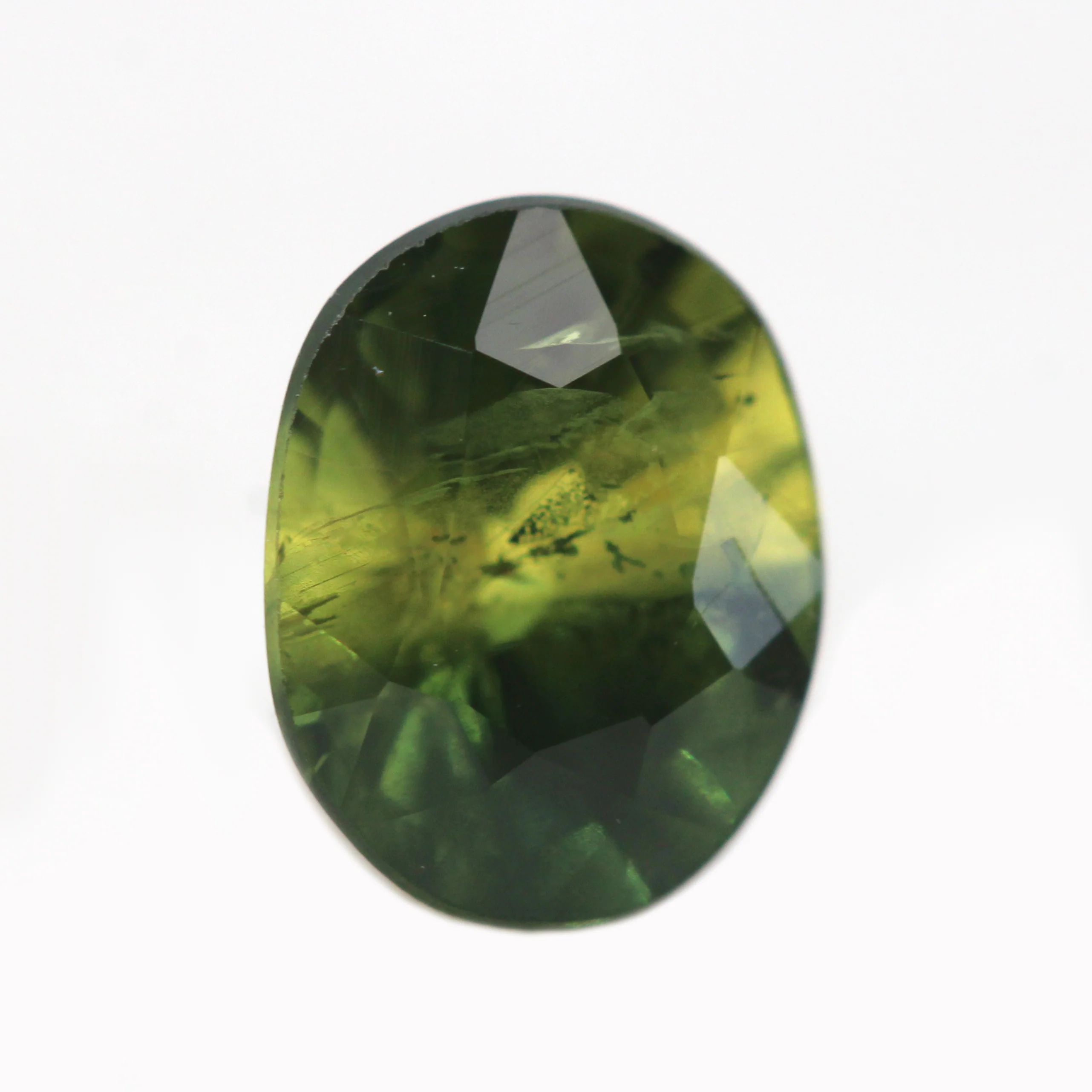 1.15 Carat Bicolor Yellow Green Oval Sapphire for Custom Work - Inventory Code YGOS115 - Image 4