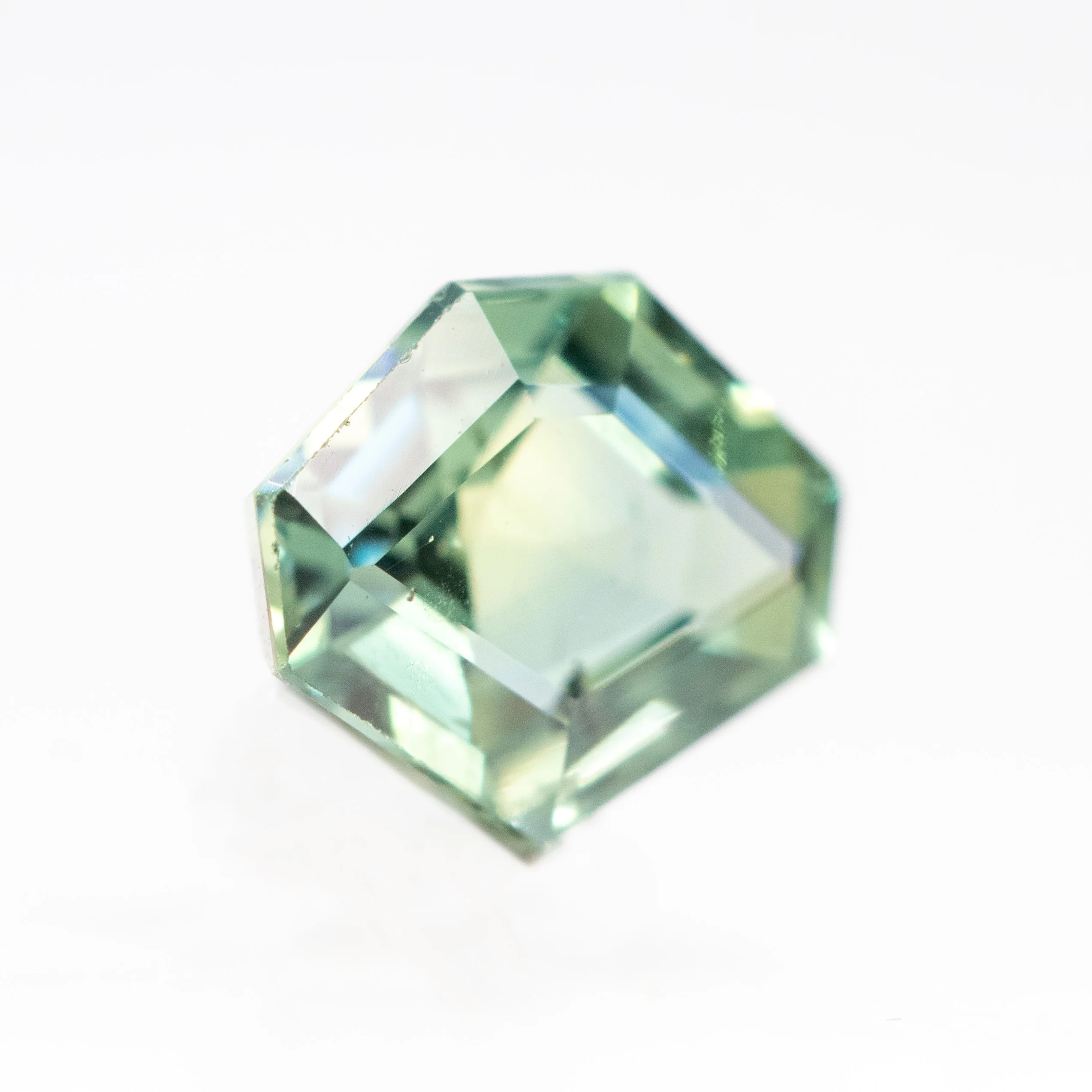 1.23 Carat Geometric Shield Cut Green Sapphire for Custom Work - Inventory Code GGS123 - Image 4