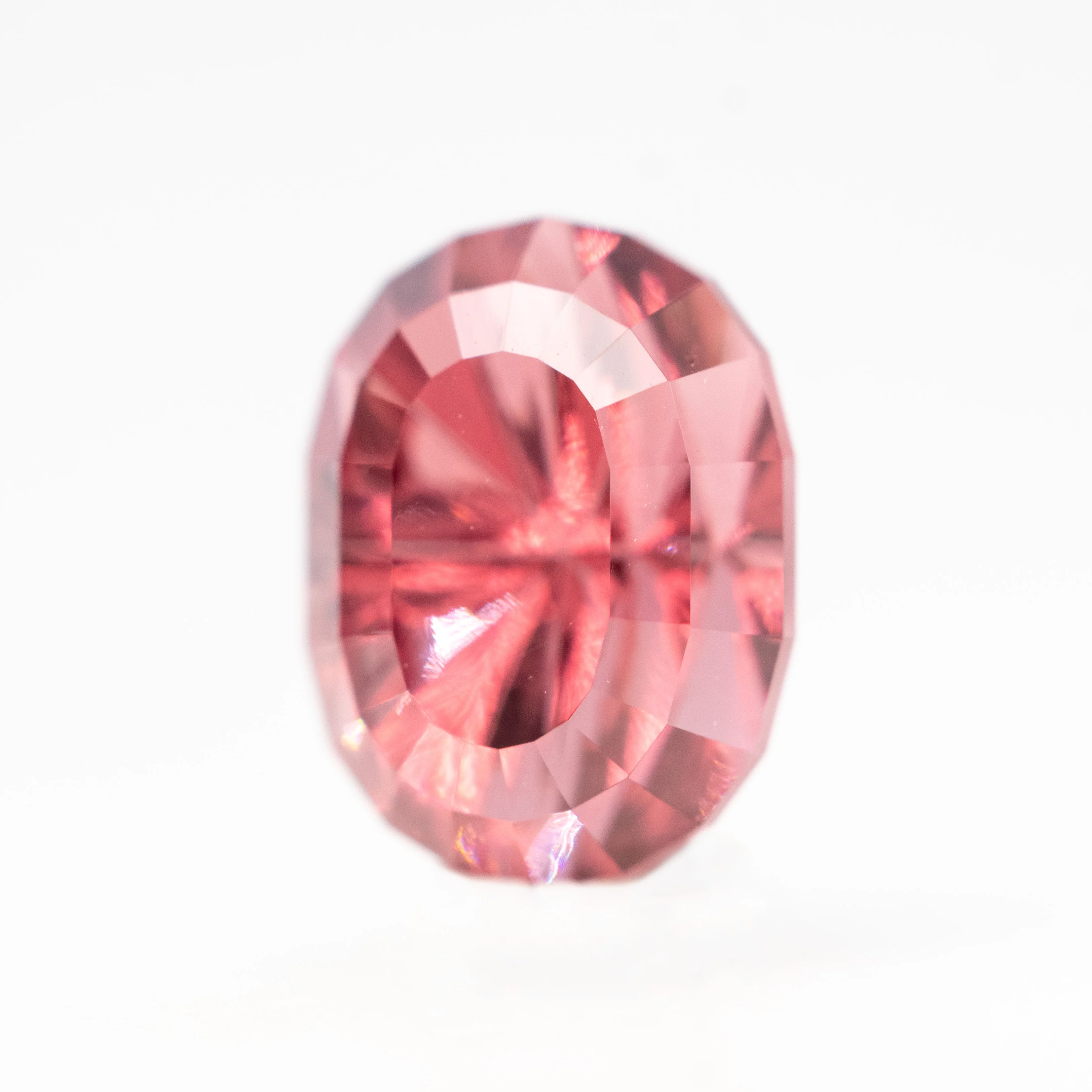 2.02 Carat John Dyer Starbrite Oval Malaya Garnet for Custom Work - Inventory Code GOG202 - Image 3