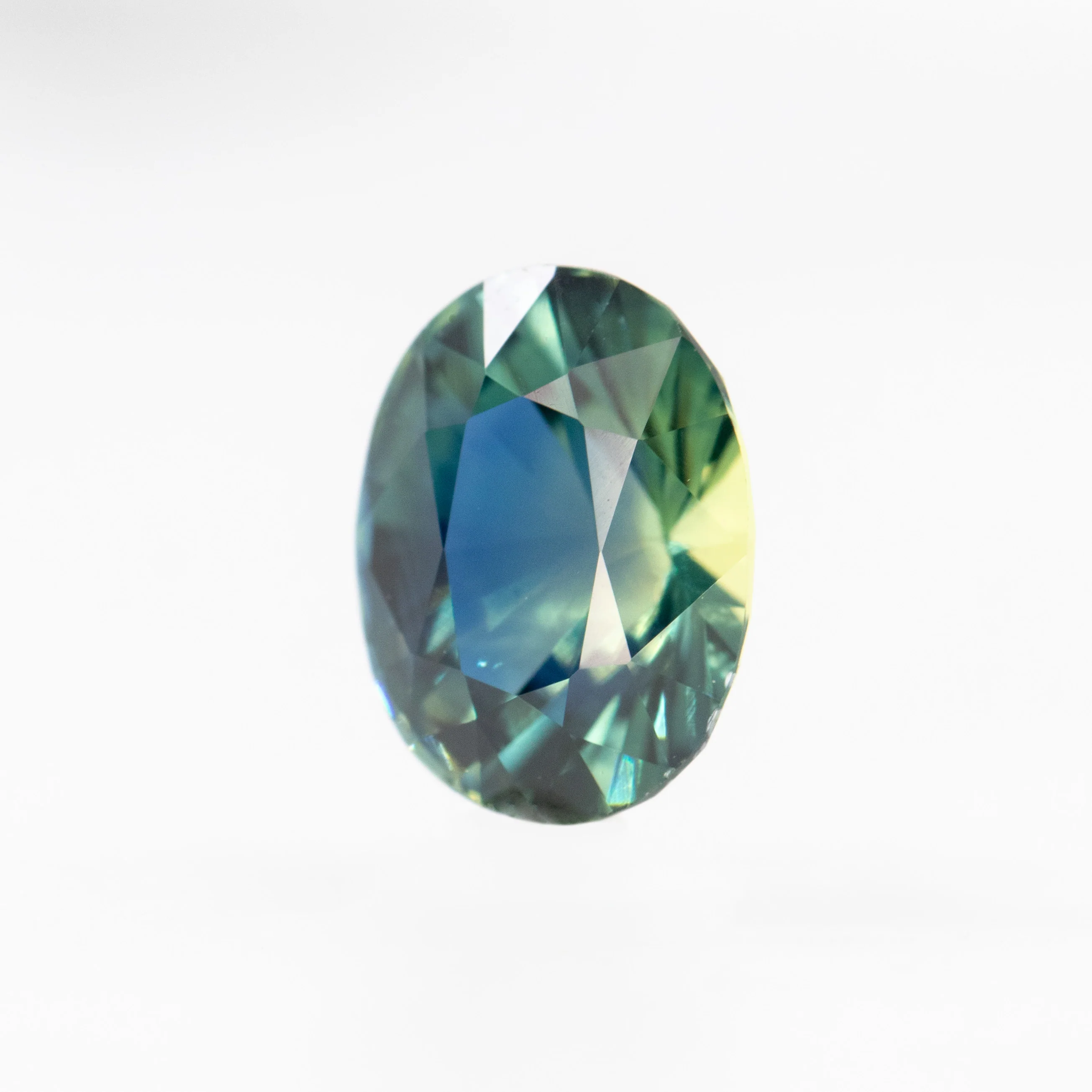 2.07 Carat Bicolor Oval Sapphire for Custom Work - Inventory Code BCOS207 - Image 3