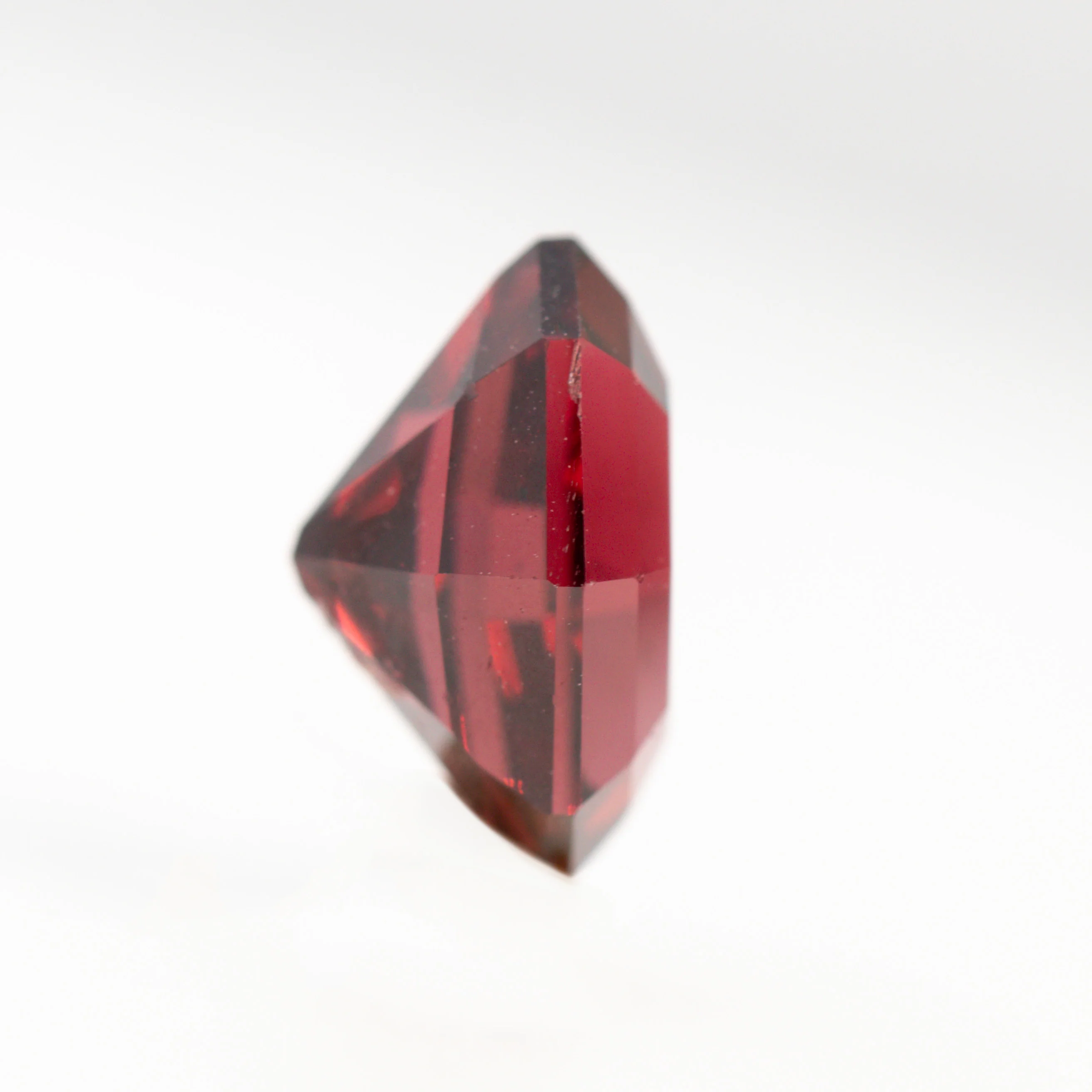 2.28 Carat Fancy Geometric Oval Rhodolite Garnet for Custom Work - Inventory Code FCRG228 - Image 5