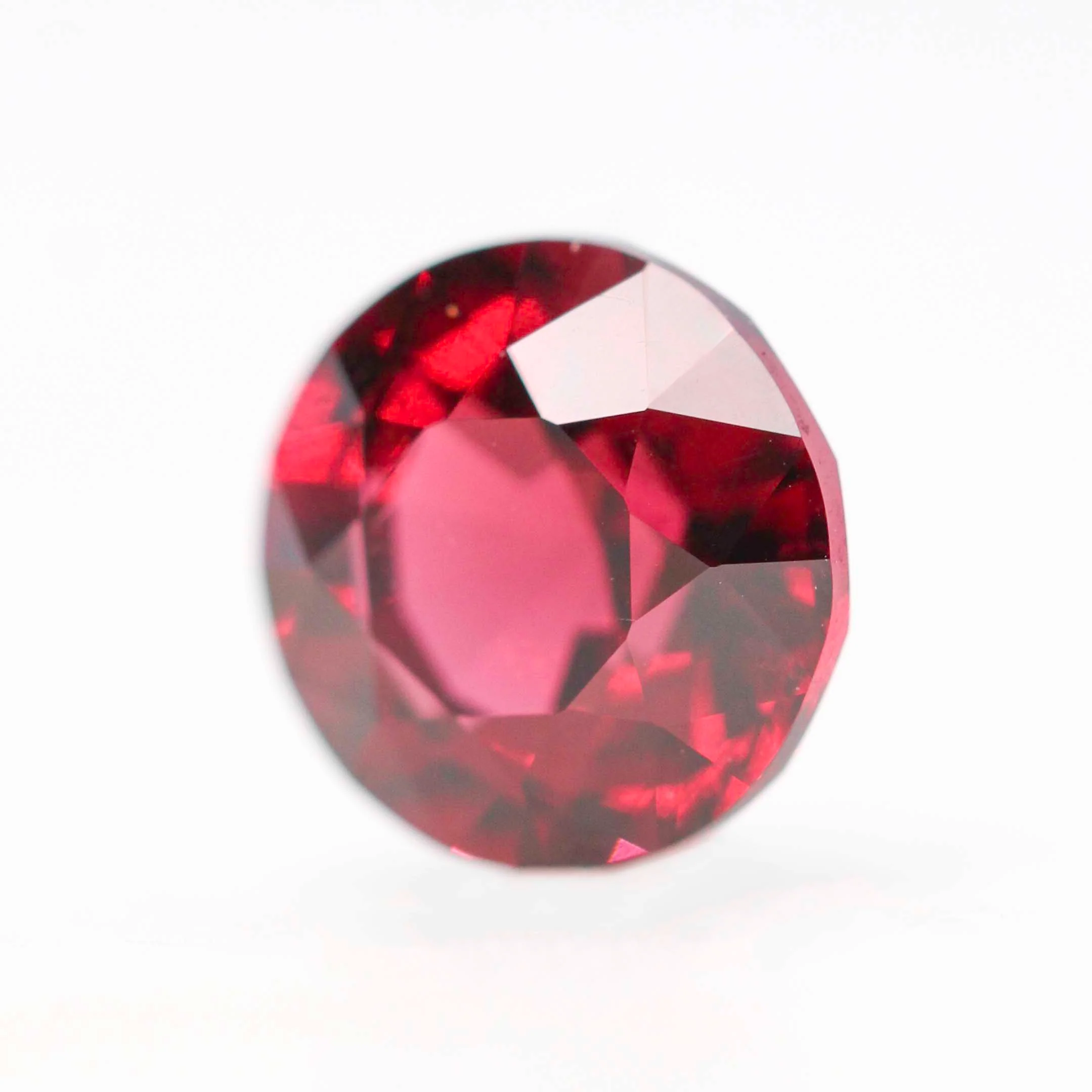 3.05 Carat Round Rhodolite Garnet for Custom Work - Inventory Code RRG305 - Image 3