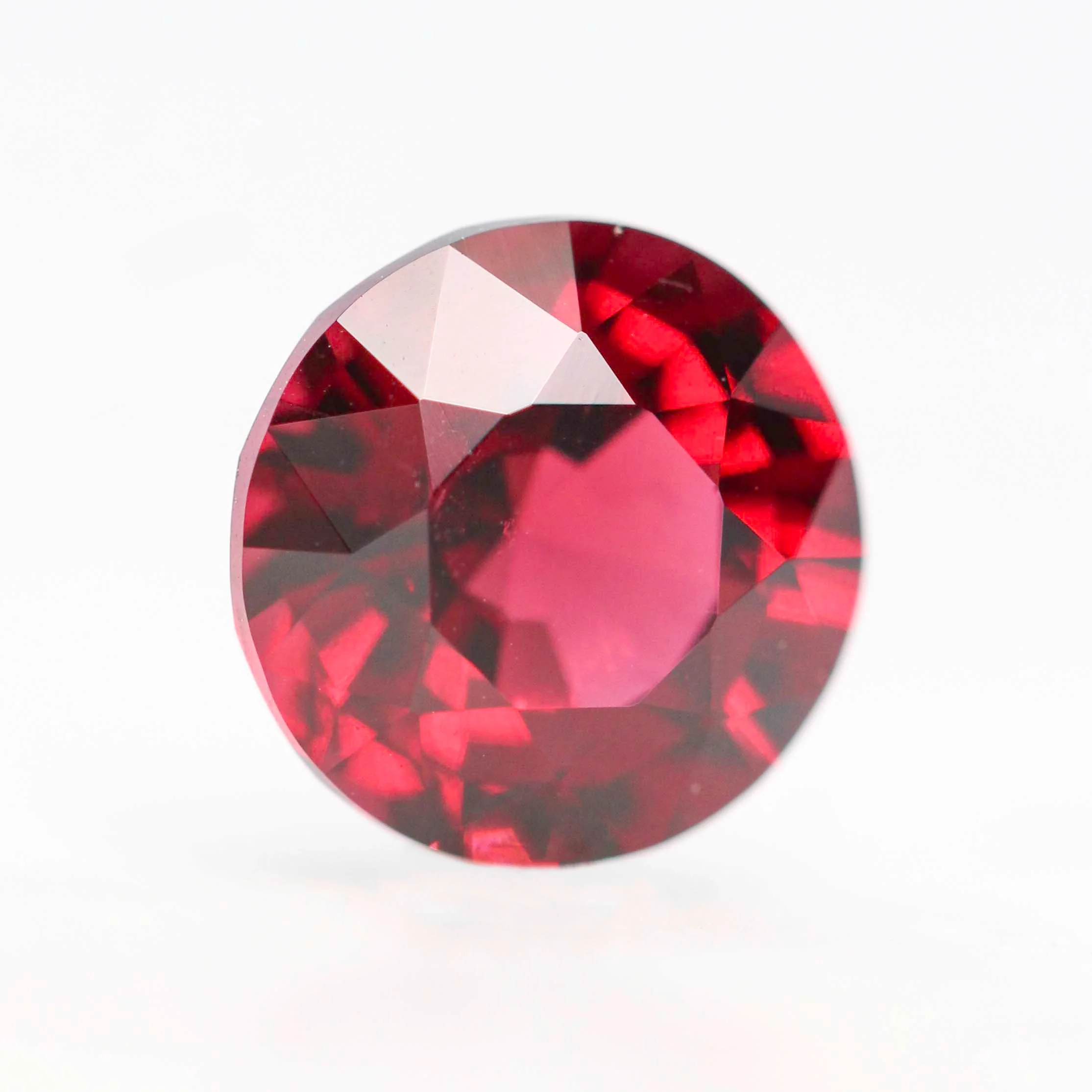 3.05 Carat Round Rhodolite Garnet for Custom Work - Inventory Code RRG305 - Image 4