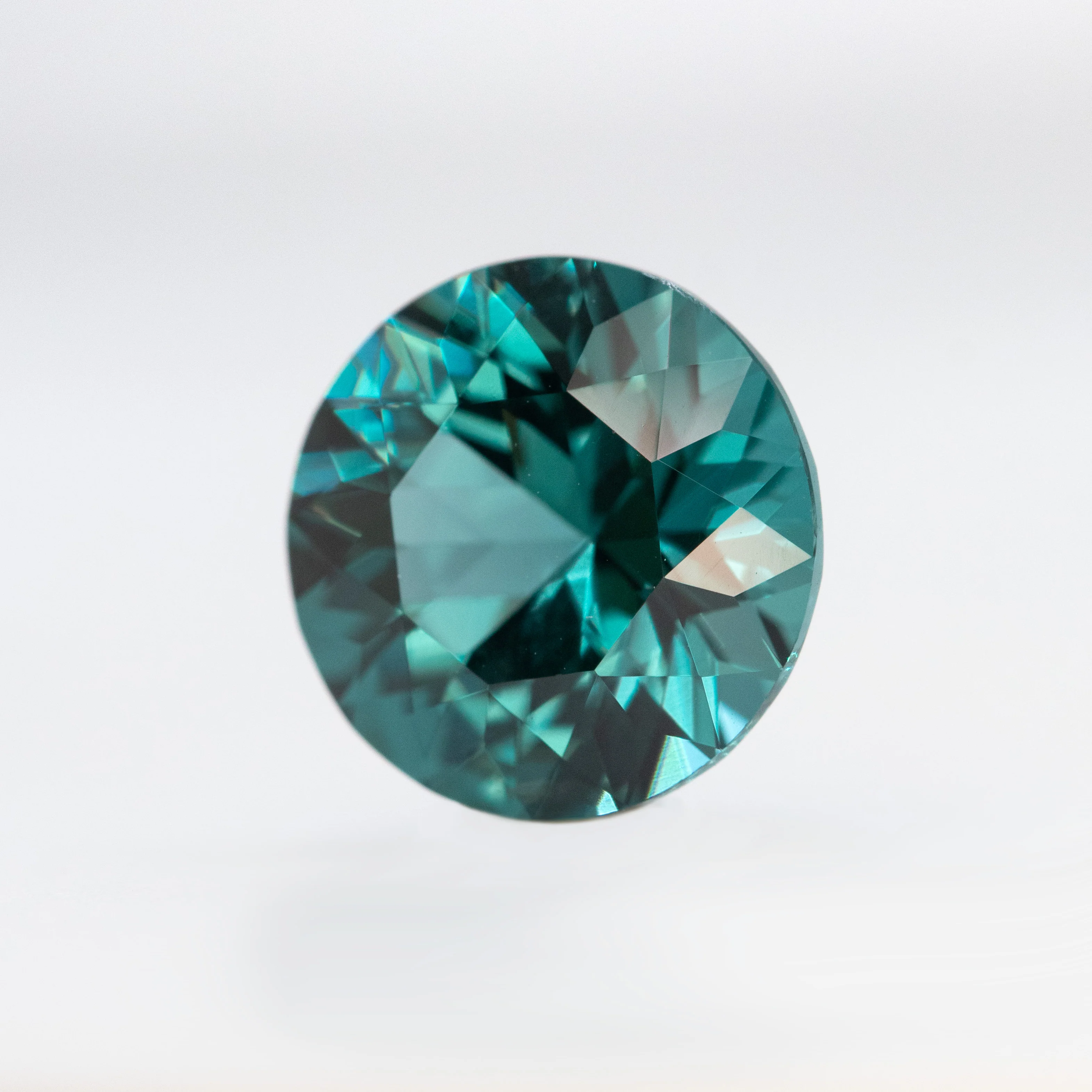 4.00 Carat Round Teal Lab Grown Spinel for Custom Work - Inventory Code LGRS400 - Image 3