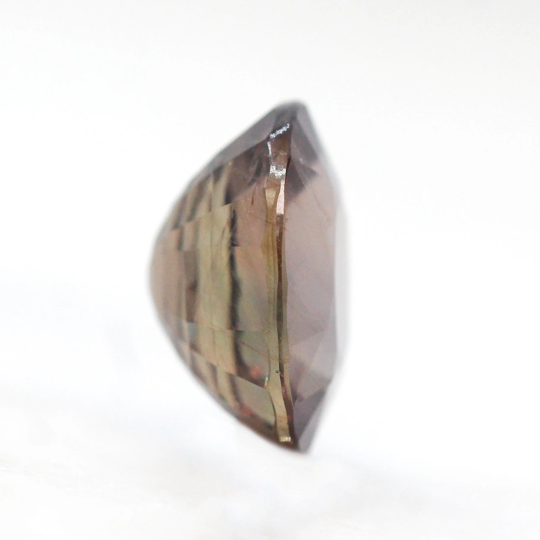 4.43 Carat Color Change Golden Purple Oval Sapphire for Custom Work - Inventory Code GPOS443 - Image 6