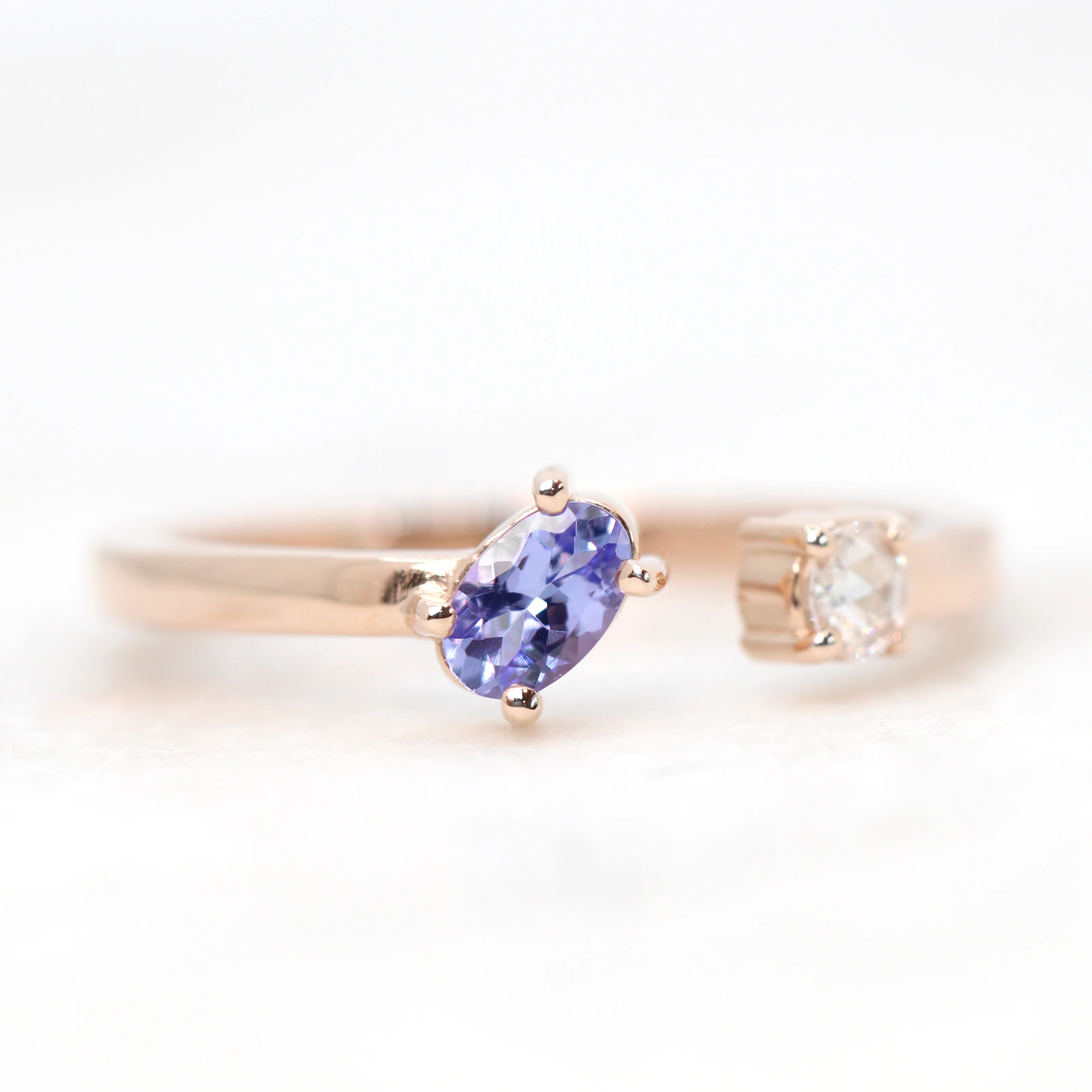 Karl Ring with an Oval Tanzanite & Clear Round Diamond - Made to Order - Image 3